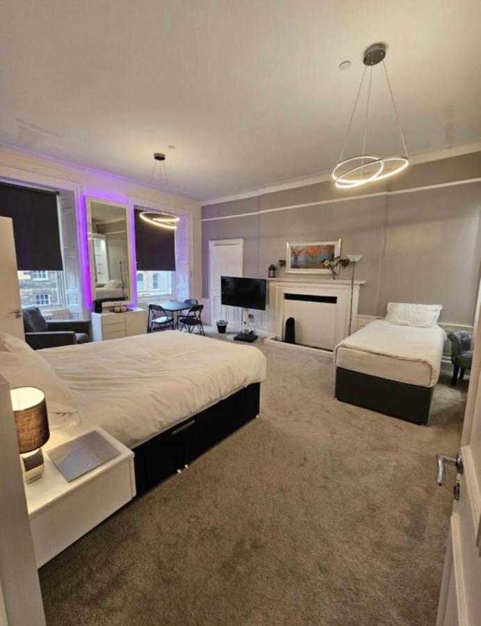 Luxury Family Room With Private Bathroom In The Heart Of Edinburgh — Photos 2
